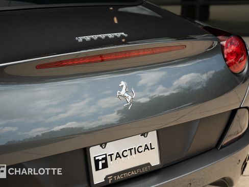 Used 2012 Ferrari California RWD image 16