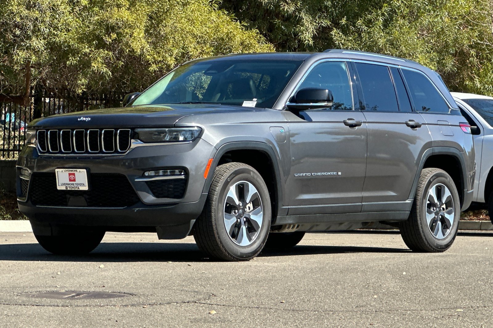 Used 2024 Jeep Grand Cherokee Limited 4xe AWD/4WD image 8