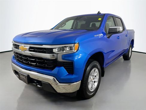 Used 2025 Chevrolet Silverado 1500 LT image 3