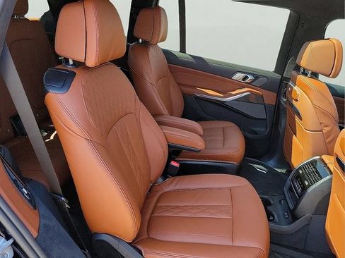 Used 2027 BMW X7 M60i w/ M Sport Professional Package AWD/4WD image 17