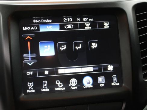 Used 2018 Jeep Cherokee Latitude Plus FWD image 44