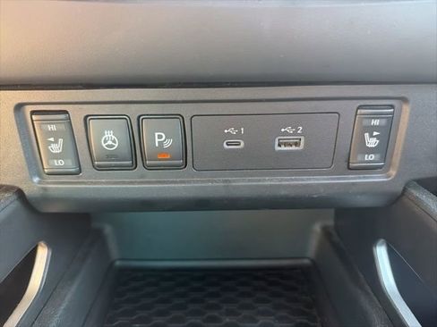 Used 2023 Nissan Frontier SV w/ SV Convenience Package image 16