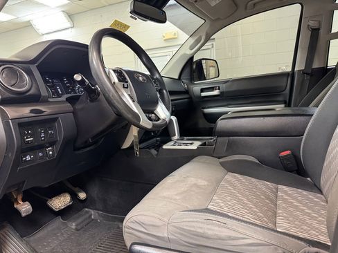 Used 2018 Toyota Tundra SR5 w/ SR5 Upgrade Package image 13