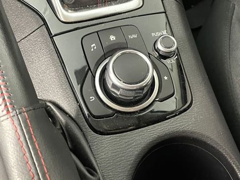 Used 2015 MAZDA MAZDA3 i Touring w/ Technology Package image 10