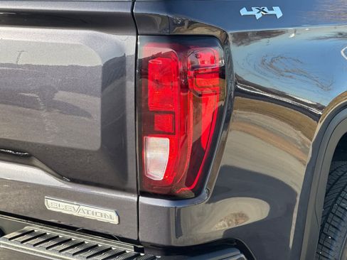 Used 2025 GMC Sierra 1500 Elevation image 27