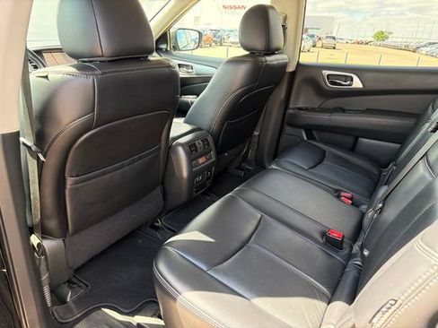 Used 2019 Nissan Pathfinder SL AWD/4WD image 25