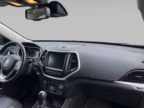 Used 2014 Jeep Cherokee Trailhawk w/ Technology Group image 17