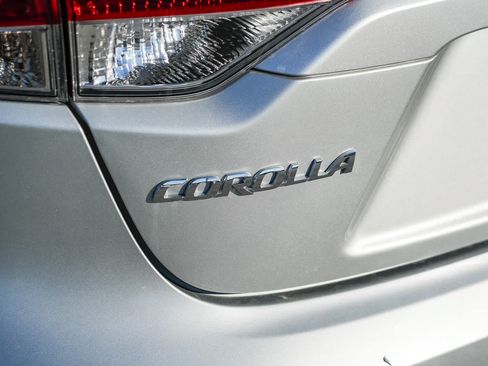 Used 2023 Toyota Corolla LE FWD image 8