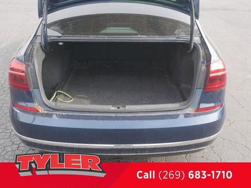 Used 2019 Volkswagen Passat 2.0T Wolfsburg w/ Wheels & Sunroof Package FWD image 17