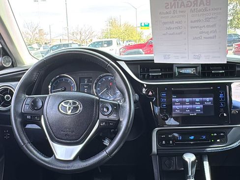 Used 2018 Toyota Corolla SE w/ Carpet Mat Package (TMS) image 10