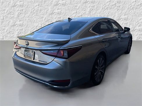 Used 2019 Lexus ES 300h image 3