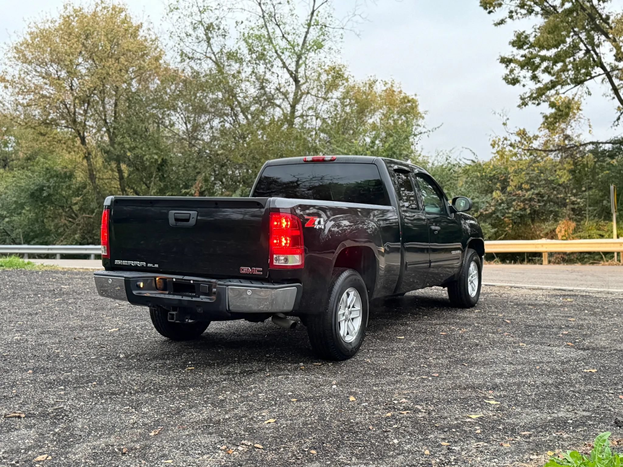 Used 2008 GMC Sierra 1500 SLE w/ Power Pack Plus AWD/4WD image 11