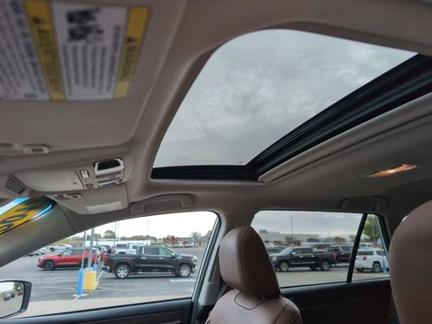 Used 2017 Subaru Outback 2.5i Touring w/ Popular Package #5A image 14