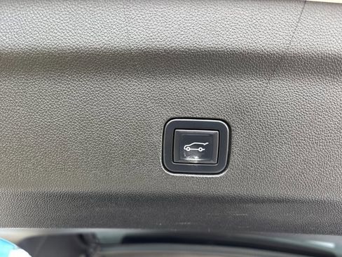 Used 2022 Chevrolet Tahoe RST w/ Sport Performance Package image 8