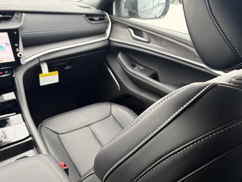 New 2026 Jeep Grand Cherokee Limited image 35