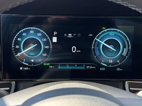 Used 2025 Hyundai Elantra Limited image 31