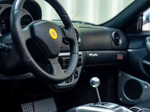 Used 2004 Ferrari 360 Spider RWD image 4