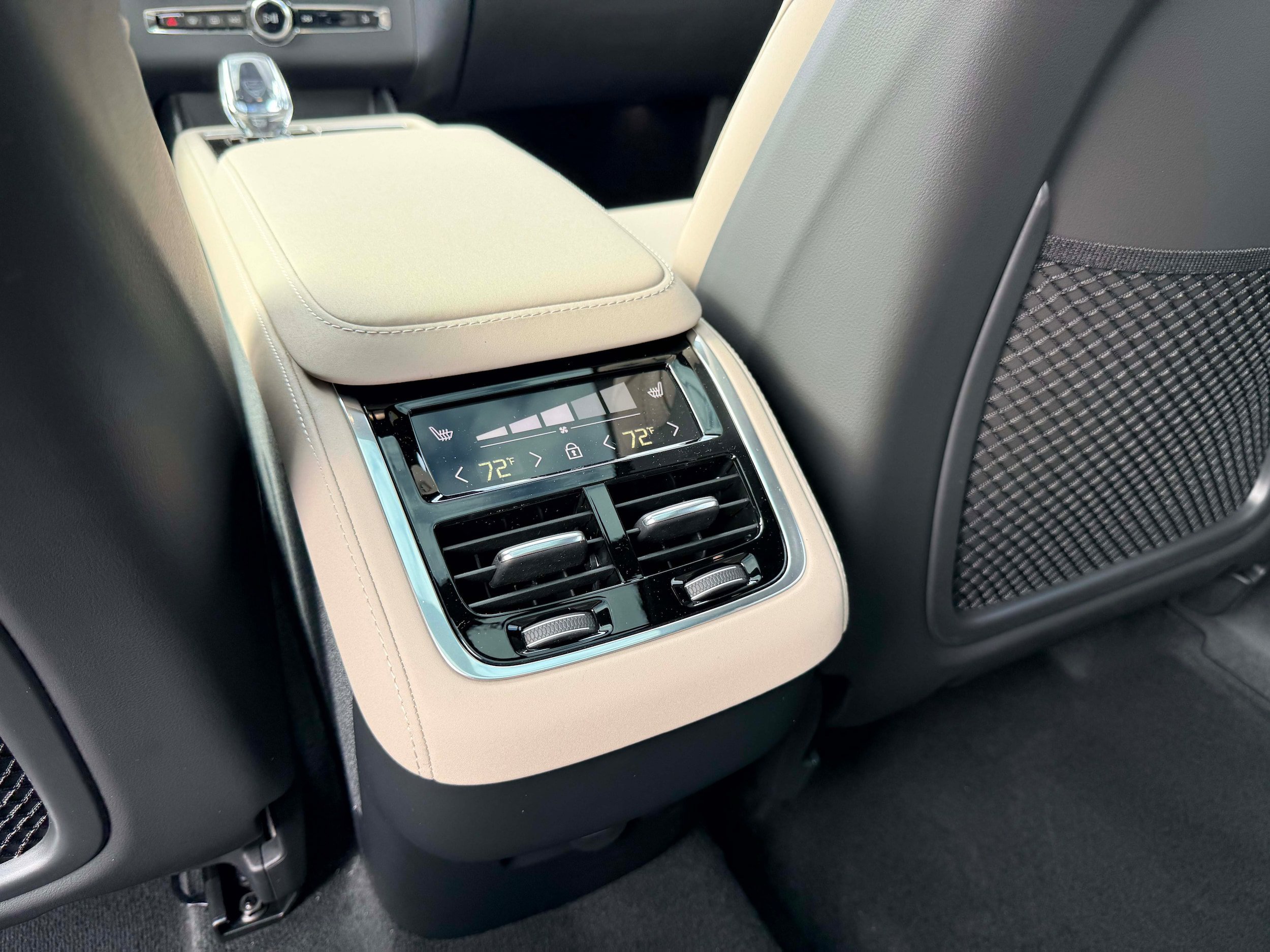 Used 2026 Volvo XC90 B6 Plus w/ Protection Package Premier AWD/4WD image 18