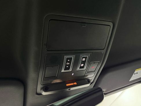 Used 2022 Land Rover Defender 110 S image 41