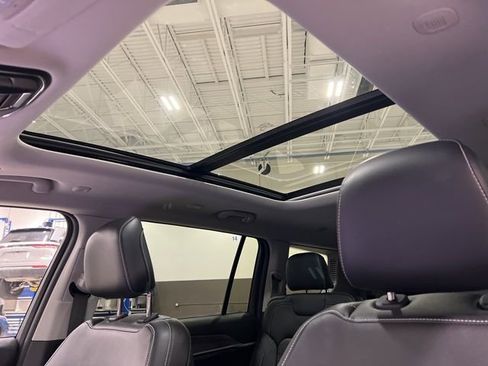 Used 2023 Jeep Grand Cherokee L Limited w/ Black Appearance Package image 29