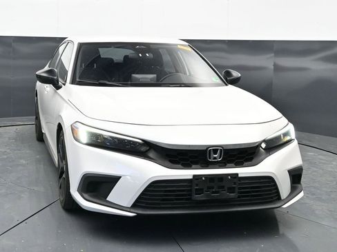 Used 2023 Honda Civic Sport image 2