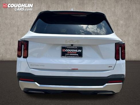 New 2025 Kia Sorento S image 8