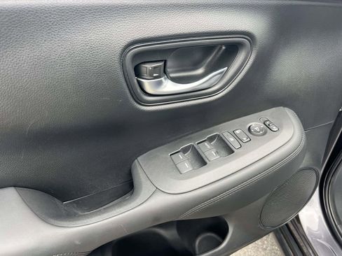 Used 2023 Honda HR-V LX image 23