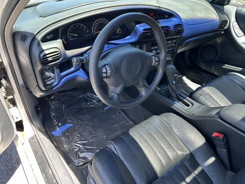 Used 2001 Pontiac Grand Prix GT w/ Opt Pkg 3 FWD image 10