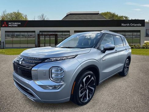 Used 2025 Mitsubishi Outlander SEL image 7