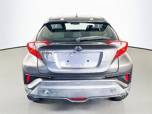 Used 2018 Toyota C-HR XLE image 6