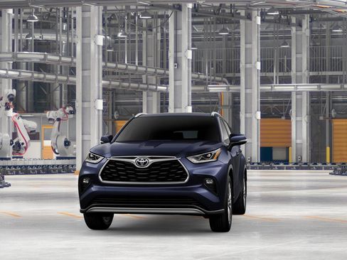 New 2026 Toyota Highlander Platinum image 3