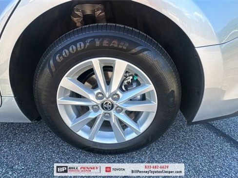 Used 2025 Toyota Camry LE image 18