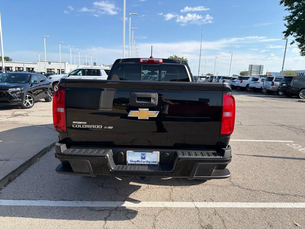 Used 2019 Chevrolet Colorado Z71 AWD/4WD image 4
