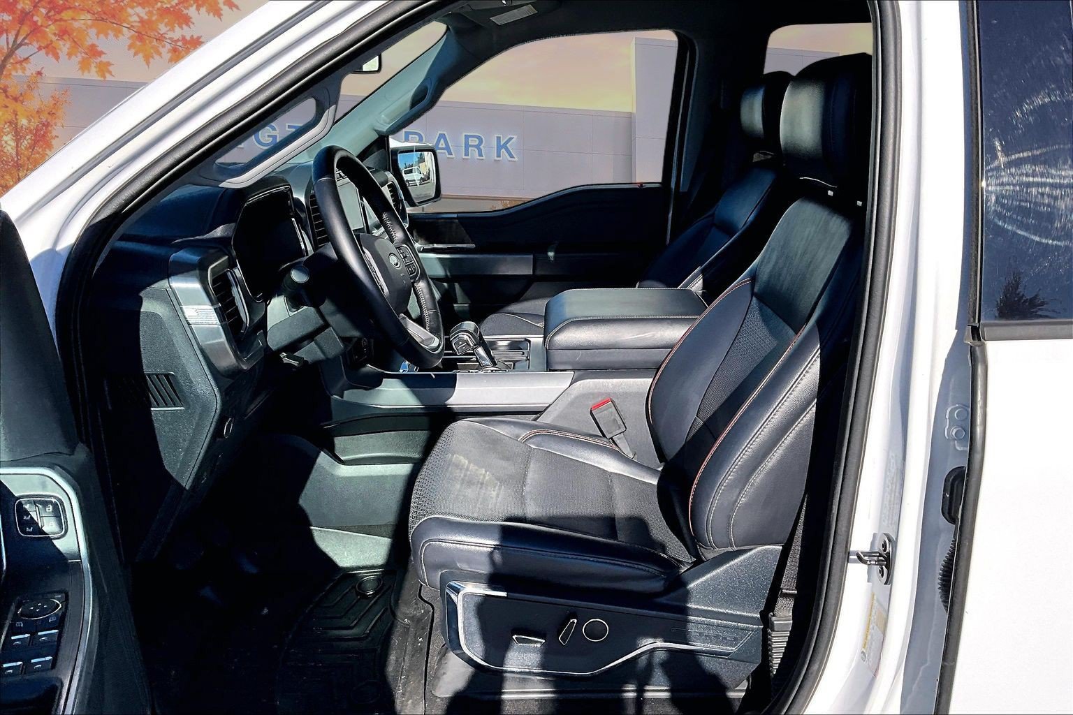 Used 2021 Ford F150 Lariat w/ FX4 Off-Road Package AWD/4WD image 22