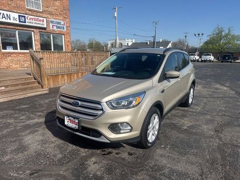Used 2017 Ford Escape SE w/ Equipment Group 201A AWD/4WD image 1