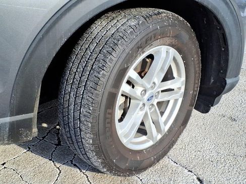 Certified 2023 Ford Explorer XLT w/ Equipment Group 202A image 4