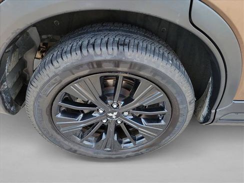Used 2019 Mitsubishi Eclipse Cross AWD image 11