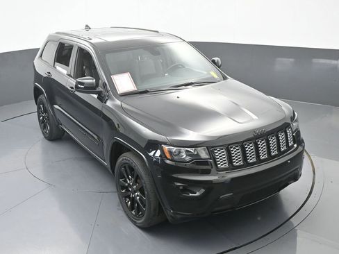 Used 2020 Jeep Grand Cherokee Altitude image 55