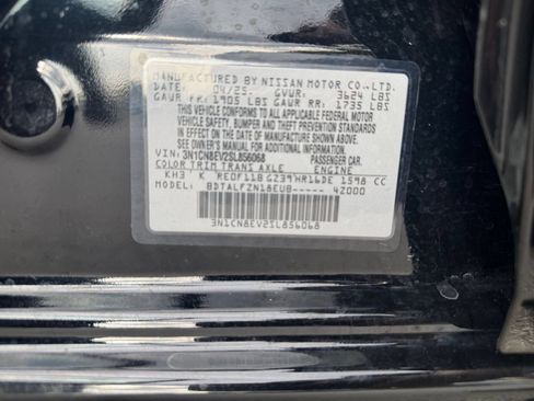 Used 2025 Nissan Versa SV FWD image 27