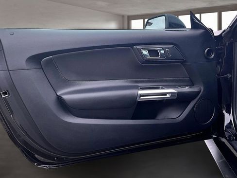 Used 2015 Ford Mustang V6 image 20