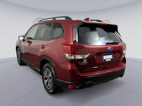Used 2019 Subaru Forester Premium w/ All-Weather Package image 4