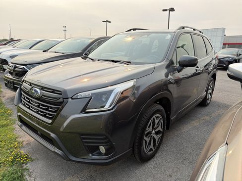 Used 2023 Subaru Forester Premium AWD/4WD image 4
