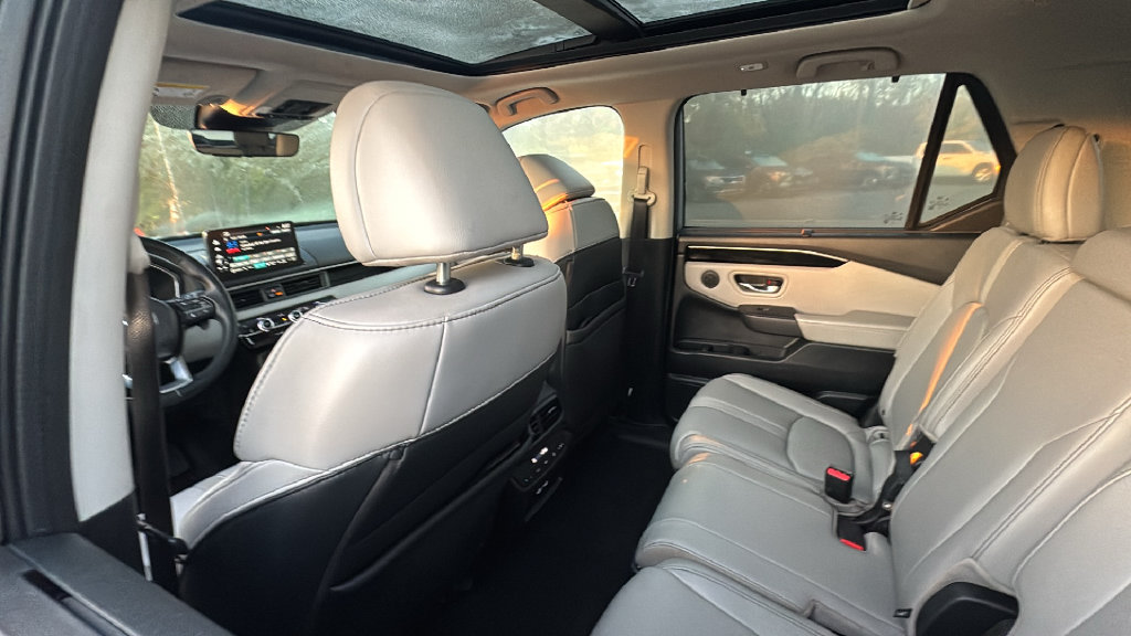 Used 2023 Honda Pilot Touring image 33