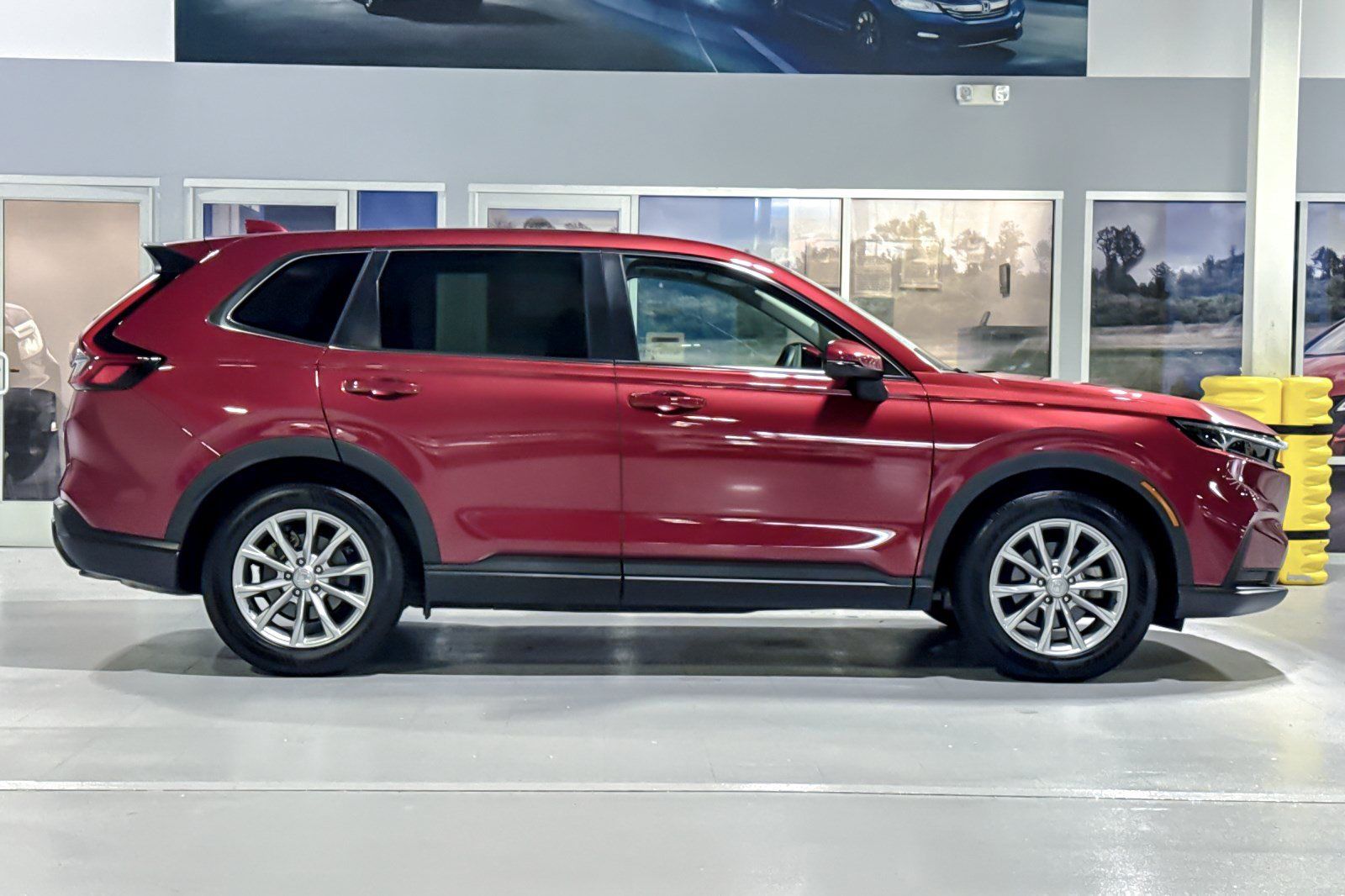 Used 2023 Honda CR-V EX image 7
