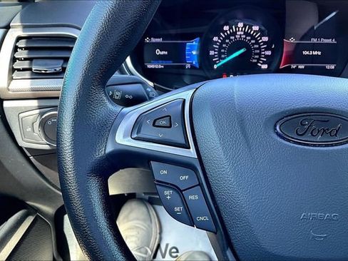 Used 2020 Ford Fusion SE image 11