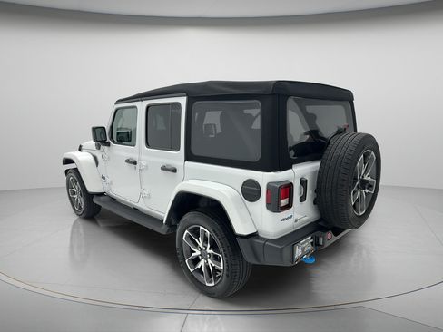 Used 2024 Jeep Wrangler Unlimited w/ Convenience Group AWD/4WD image 7
