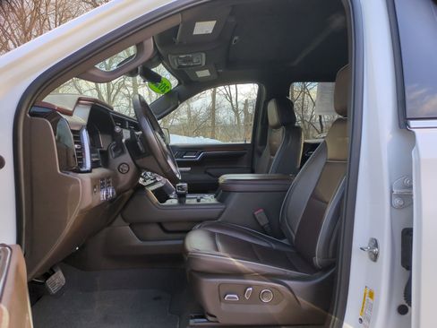 Used 2024 GMC Sierra 1500 Denali w/ Technology Package image 12