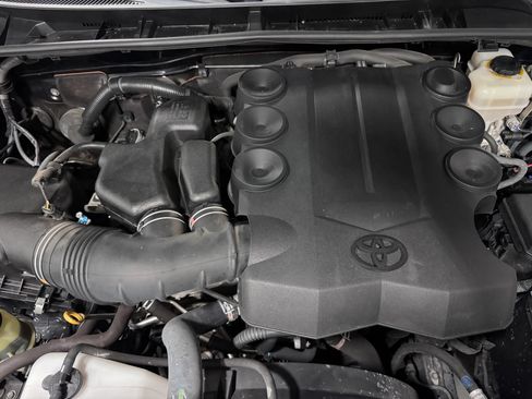 Used 2015 Toyota 4Runner SR5 RWD image 11