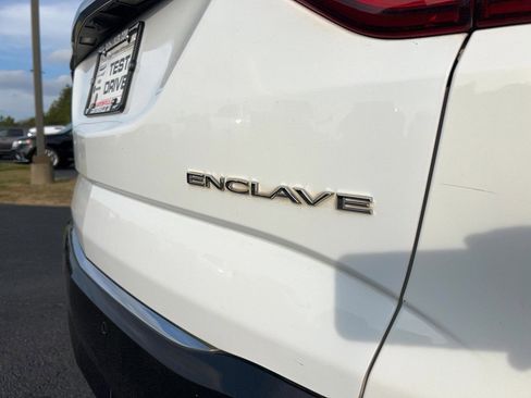 Used 2018 Buick Enclave Essence image 10