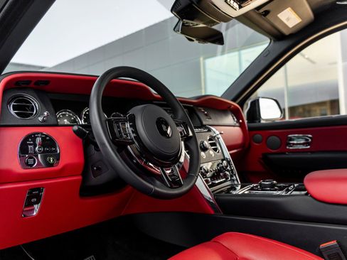 Used 2023 Rolls-Royce Cullinan image 26